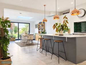 Kitchen- click for photo gallery